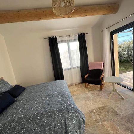 Appartement Calme Et Lumineux Paradou Esterno foto