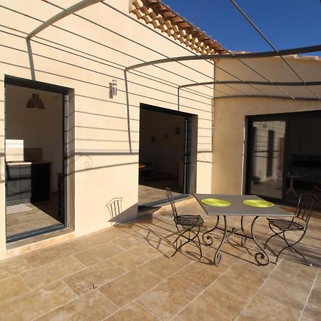 Appartement Calme Et Lumineux Paradou Esterno foto