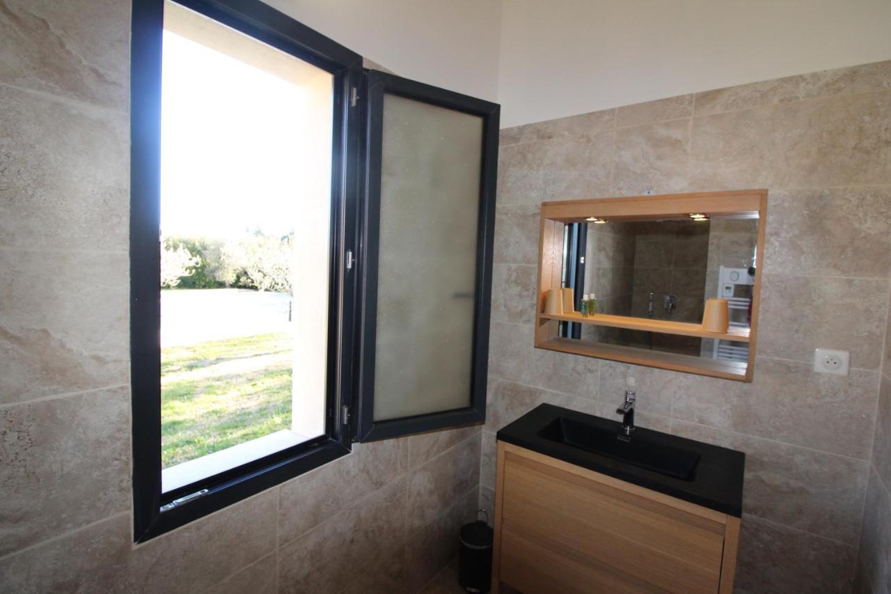 Appartement Calme Et Lumineux Paradou Esterno foto